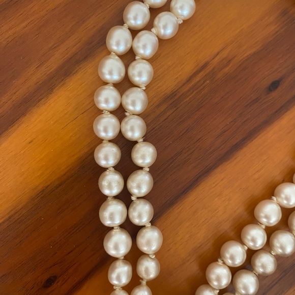 Chanel Vintage Pearl Double Stranded Turnlock Necklace ❌no offer or trade❌ - Picture 5 of 16